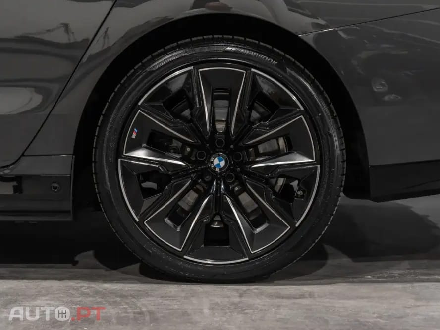 BMW 750 750e xDrive Pack Desportivo M