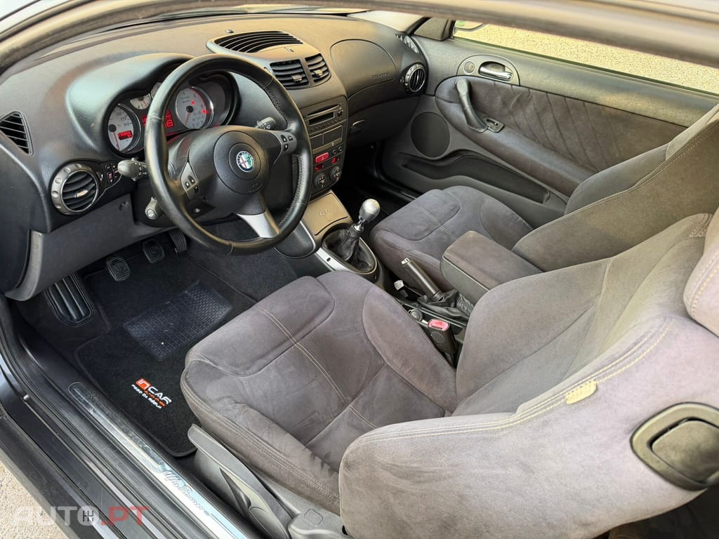 Alfa Romeo GT 1.9 JTD M-JET Blackline