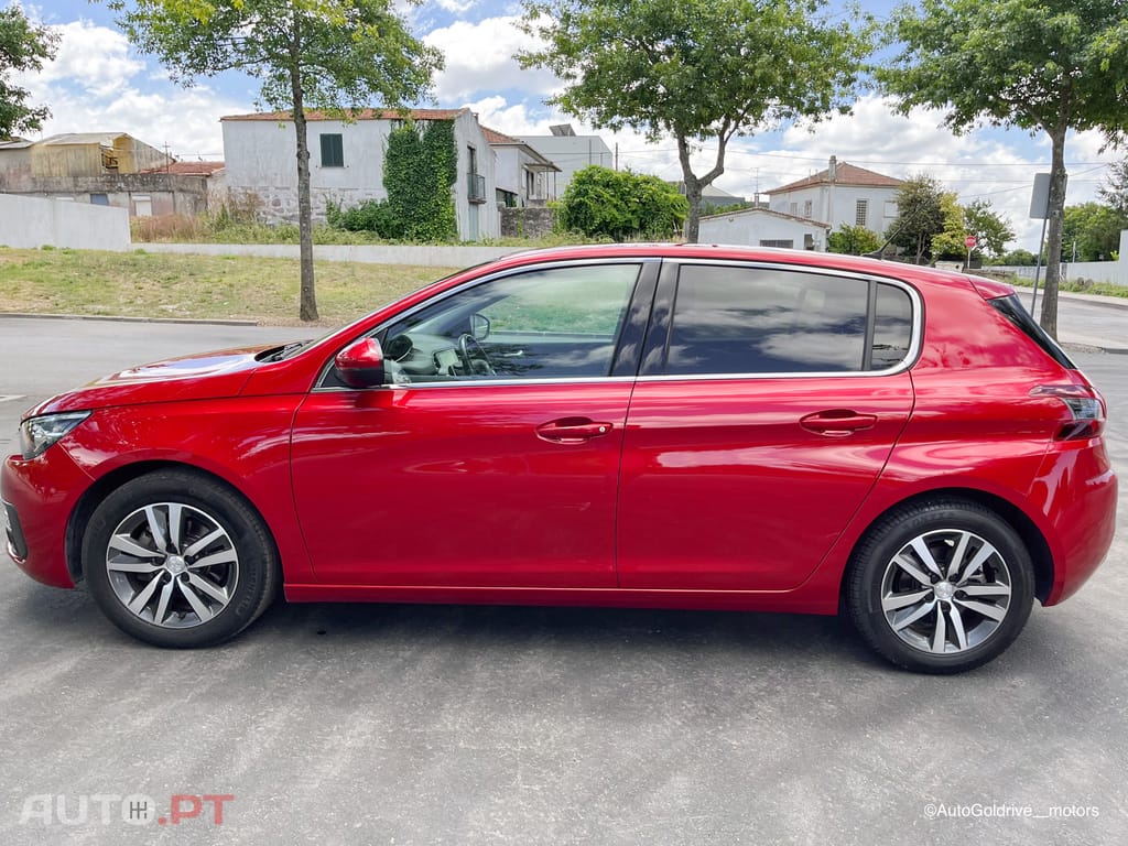 Peugeot 308 1.2 PureTech Allure EAT8