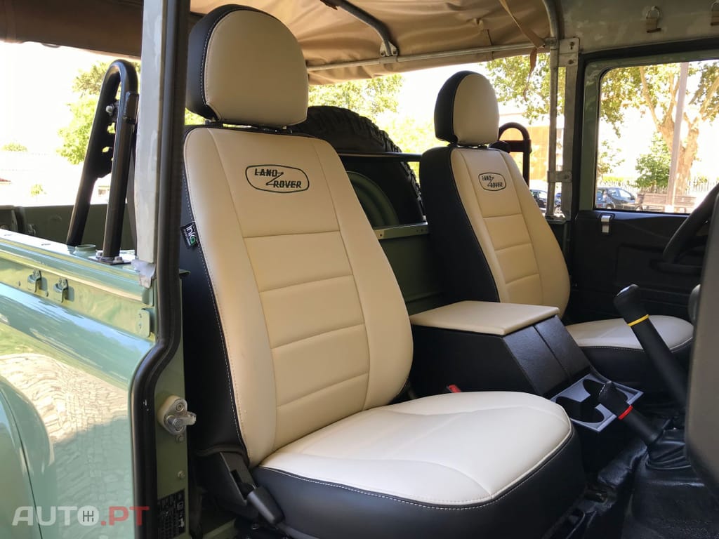 Land Rover Defender TD4 PUMA HERITAGE