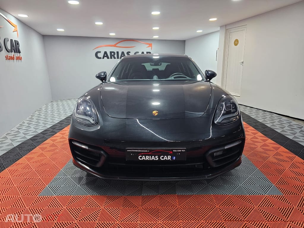 Porsche Panamera 4 E-Hybrid