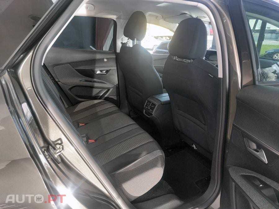 Peugeot 3008 1.5 BlueHDi Active