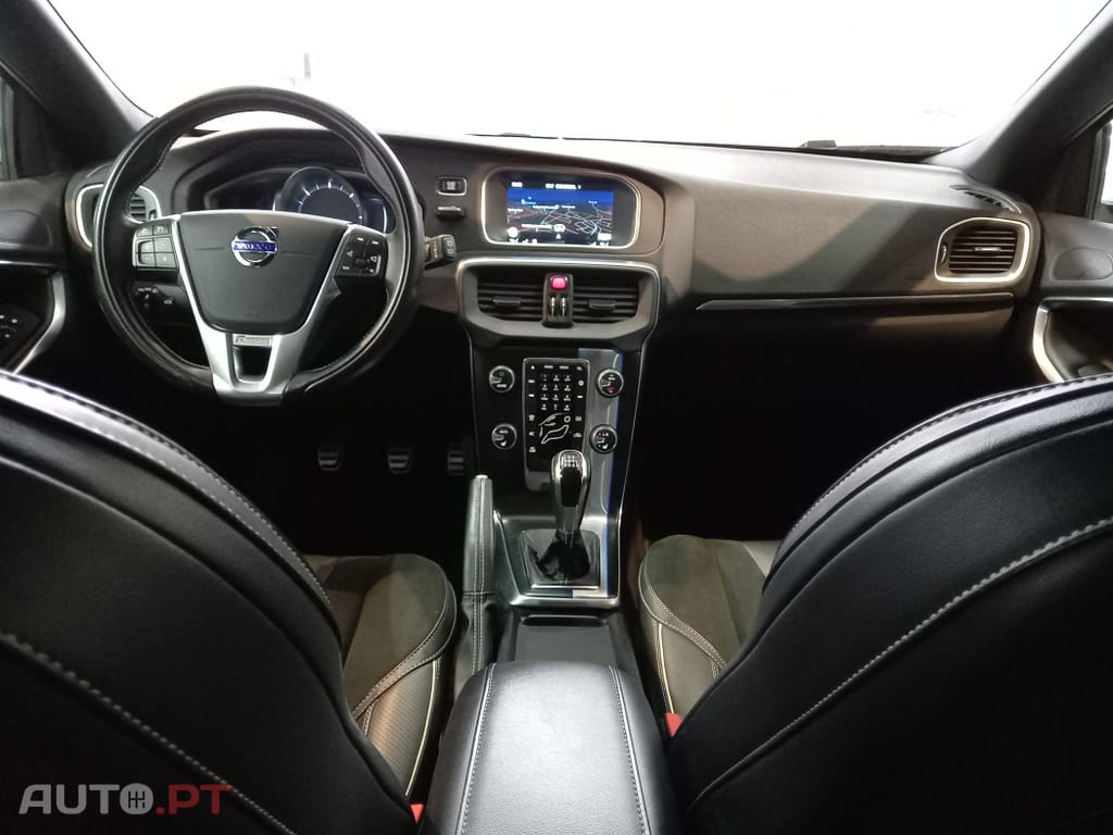 Volvo V40 2.0 D2 R-Design