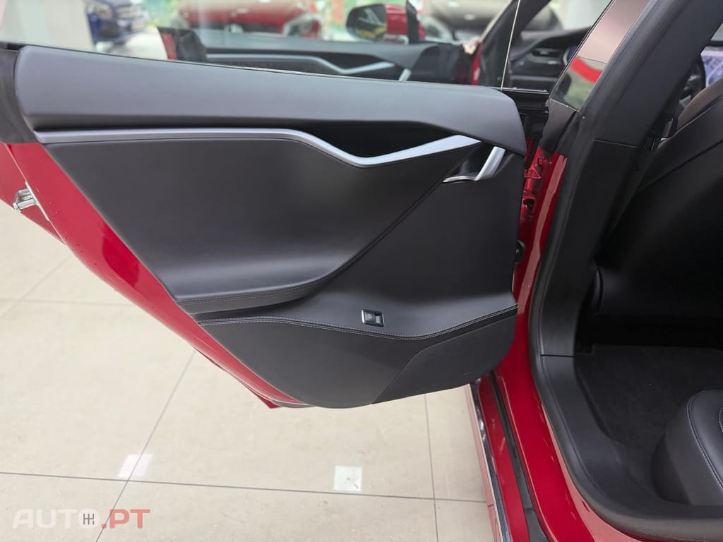 Tesla Model S 75D