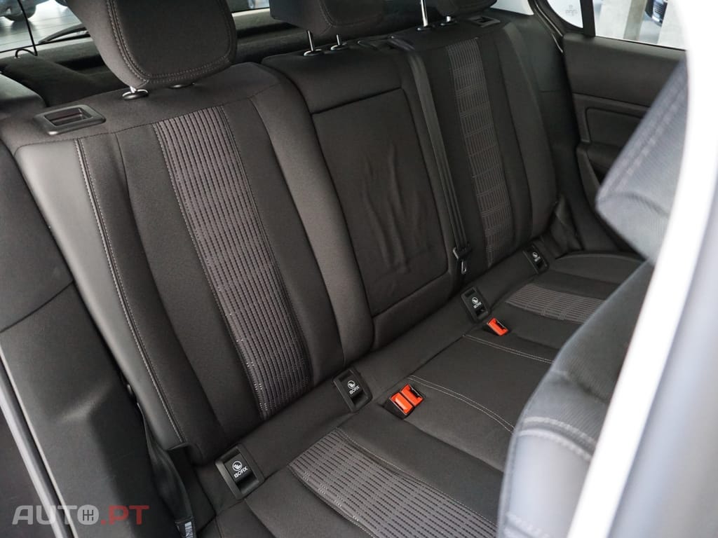 Peugeot 308 1.2 PureTech Allure Full LED