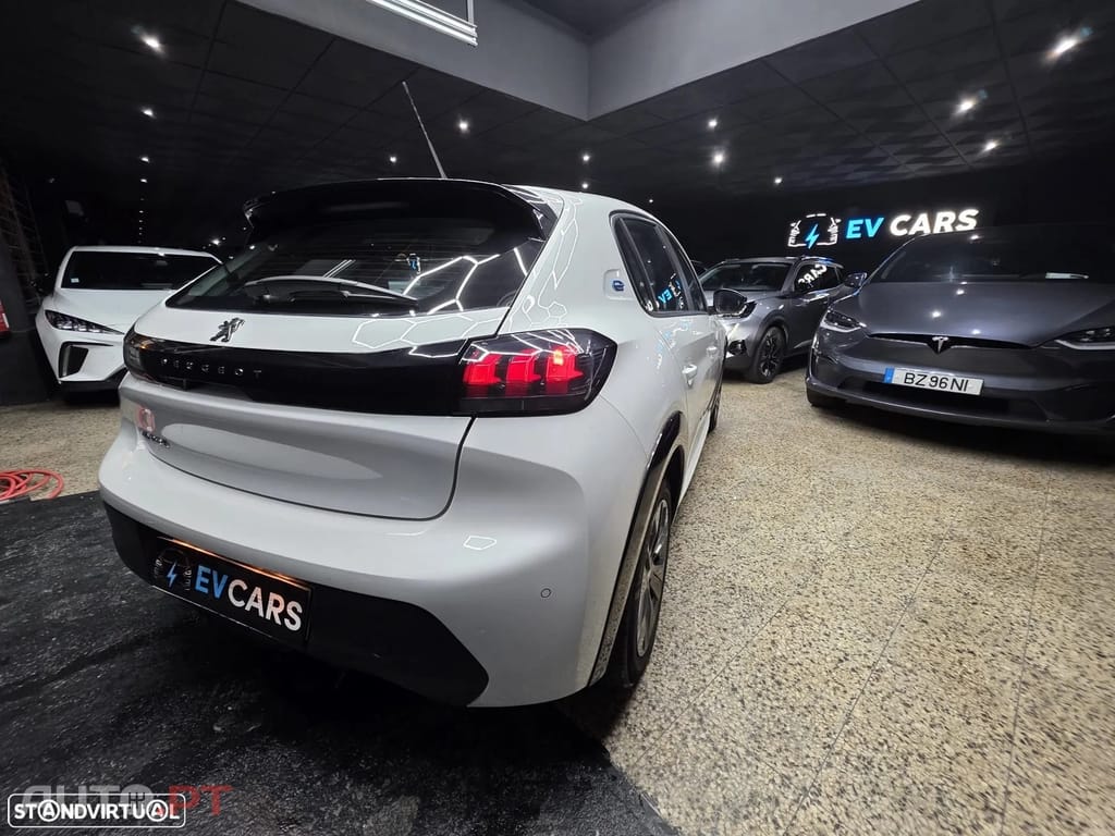 Peugeot E-208 50 kWh Allure Pack