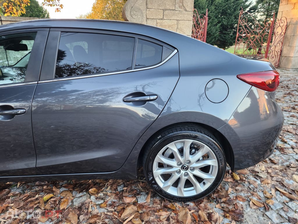 Mazda 3 1.5 Sky-D Excellence Navi
