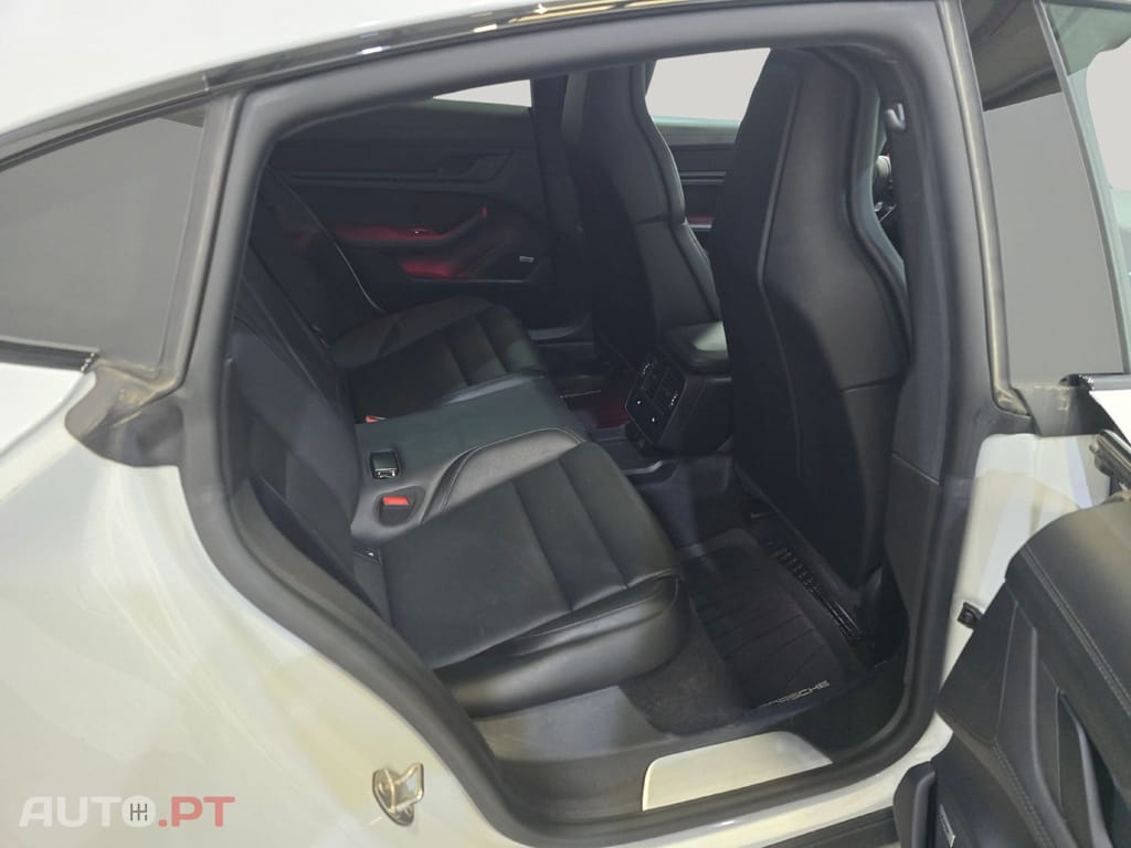 Porsche Taycan I.V.A DEDUTIVEL 4S Performance