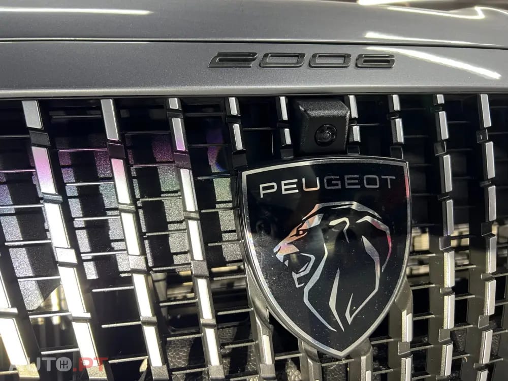 Peugeot 2008 1.2 Hybrid Allure e-DCS6
