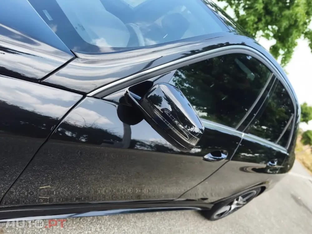 Mercedes-Benz E 220 CDI DPF BlueEFFICIENCY 7G-TRONIC Avantgarde