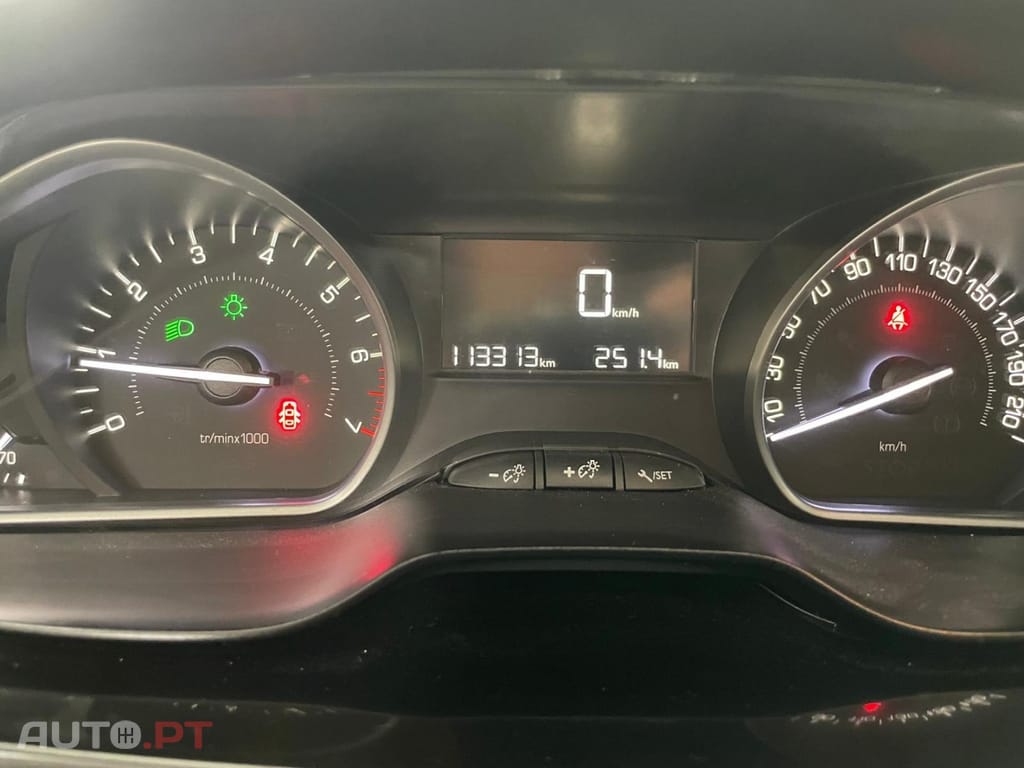 Peugeot 208 1.2 PureTech Signature