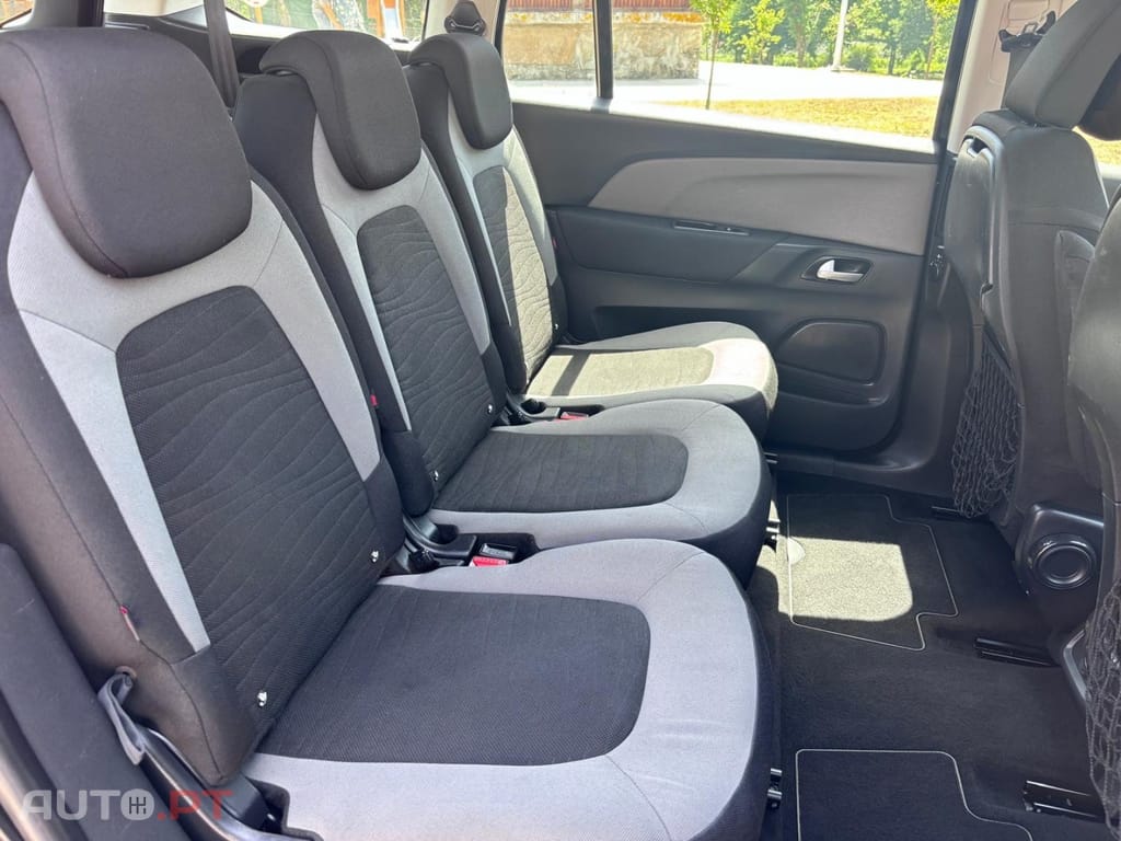 Citroën Grand C4 Spacetourer 1.6 BlueHDi Live — fotografia 16