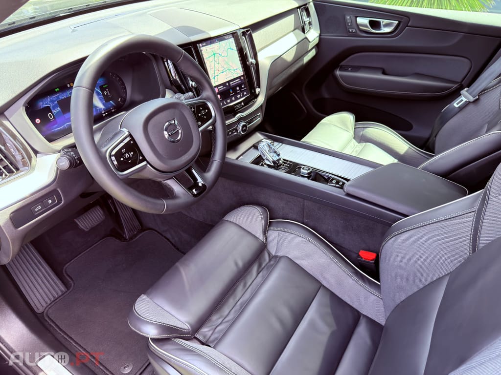 Volvo XC60 2.0 T6 PHEV Black Edition AWD