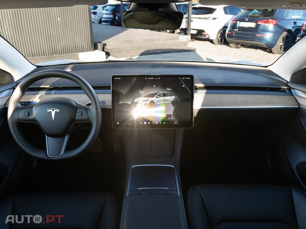 Tesla Model 3 RWD