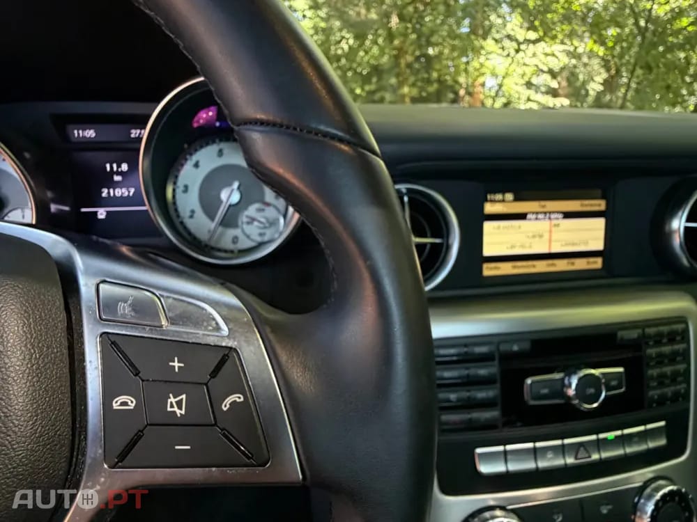 Mercedes-Benz SLK 200 Outro