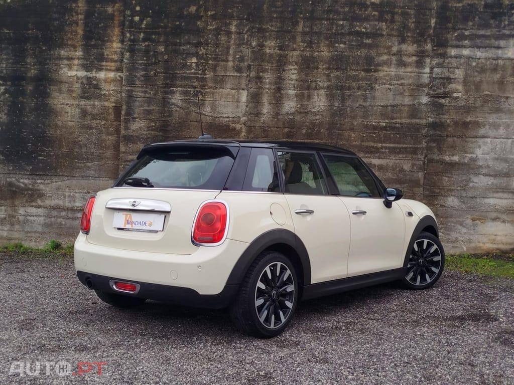MINI Cooper Cooper D Auto — fotografia 13