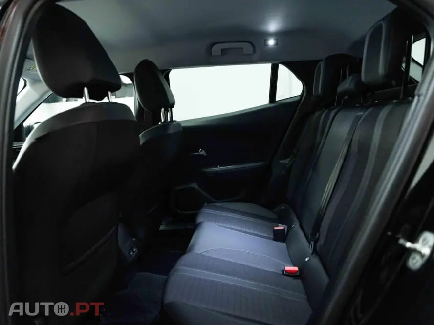 Peugeot 2008 1.5 BlueHDi Active Pack EAT8