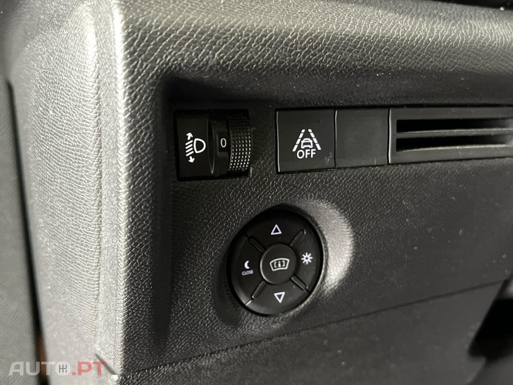 Citroen C4 1.2 PureTech Shine EAT8