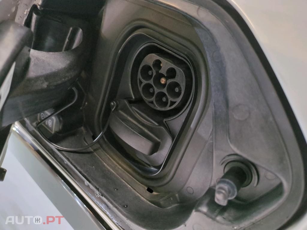 Peugeot E-208 50 kWh Allure