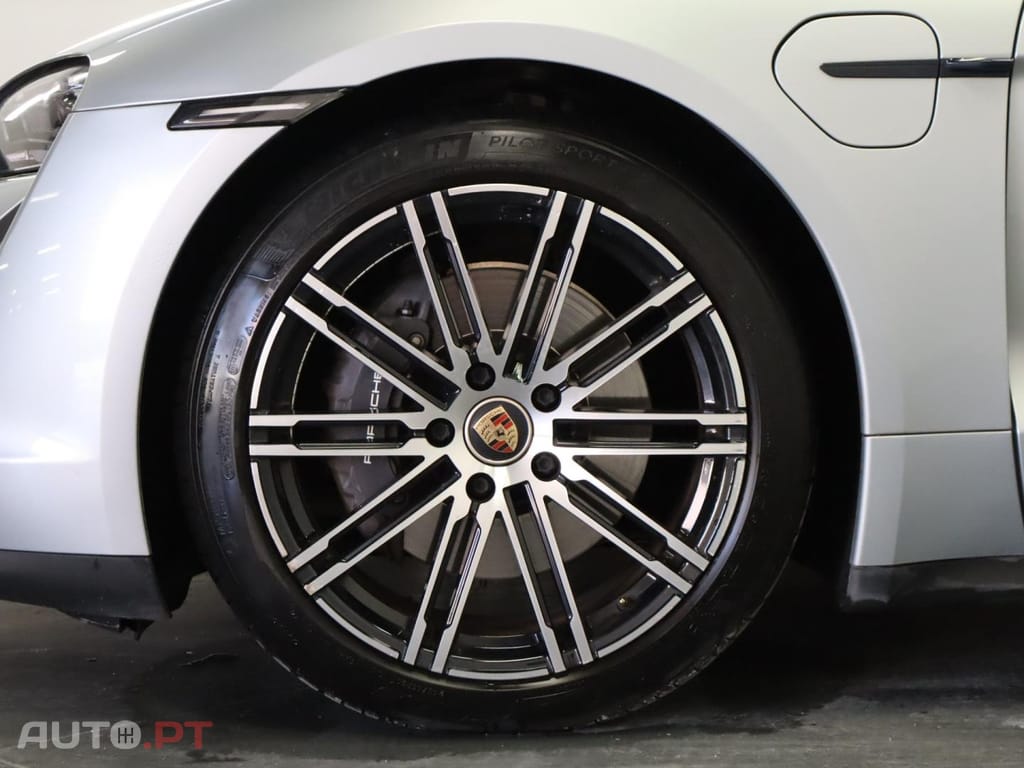 Porsche Taycan Standard
