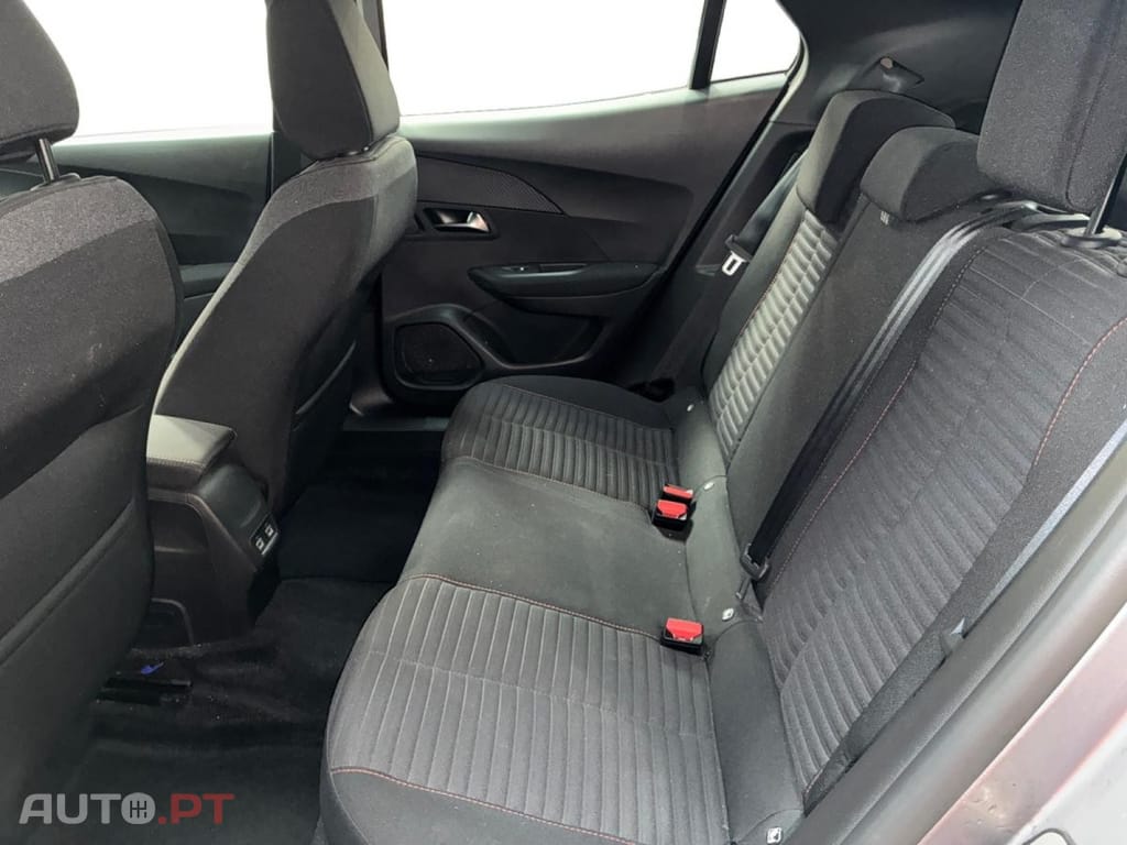 Peugeot E-2008 Active Pack