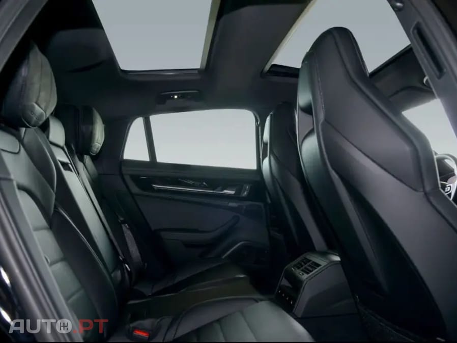 Porsche Panamera 4 E-Hybrid