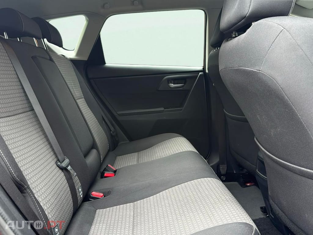 Toyota Auris 1.8 Hybrid