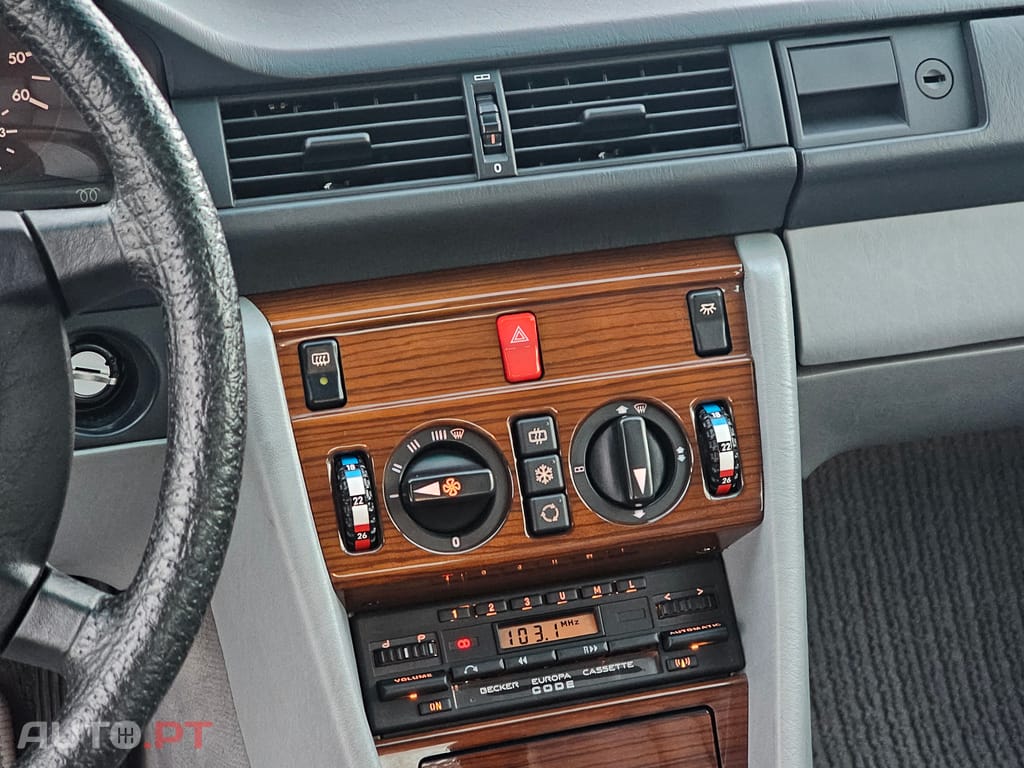 Mercedes-Benz 300 D