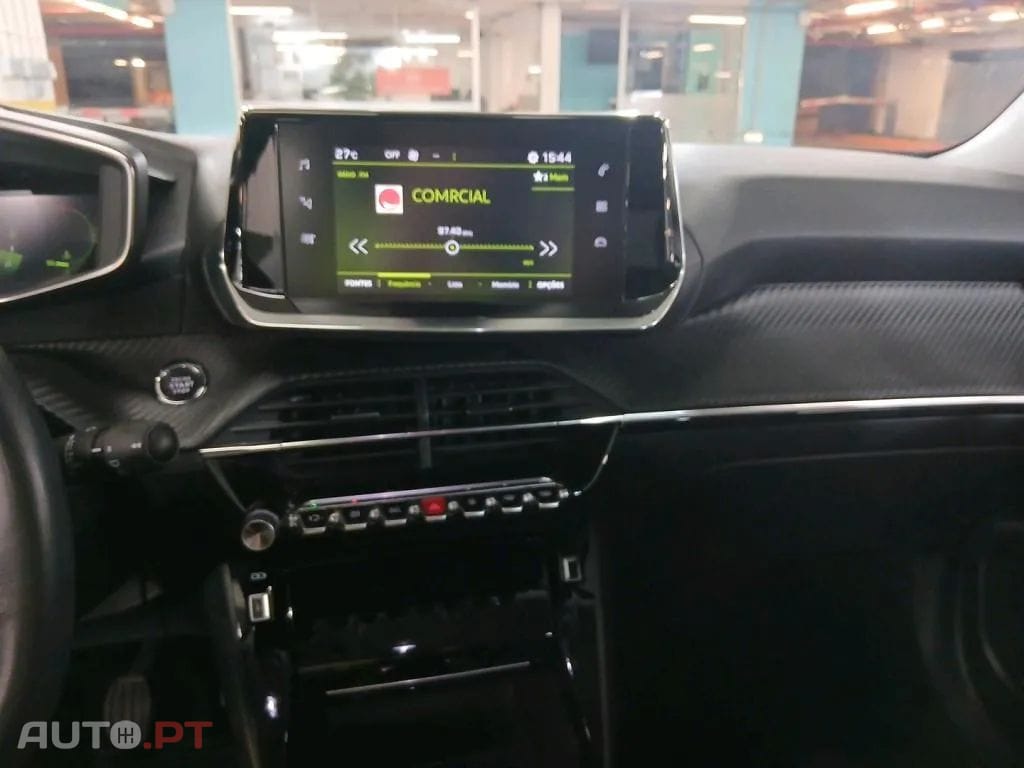 Peugeot 2008 1.5 BlueHDi Allure Pack