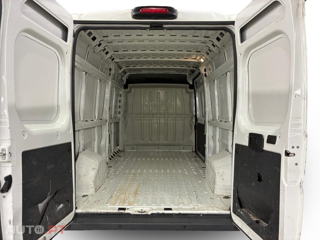 Peugeot Boxer 2.0 BlueHDi 335 L3H2 Premium