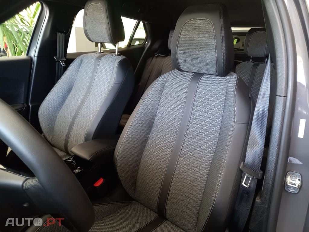 Peugeot 2008 1.2 PureTech Allure