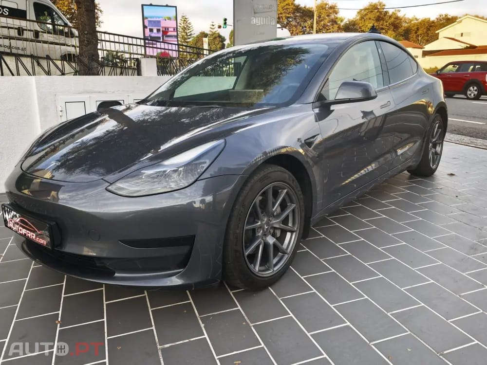 Tesla Model 3 Standard Range Plus RWD