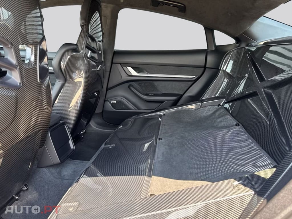 Porsche Taycan Turbo GT Weissach 