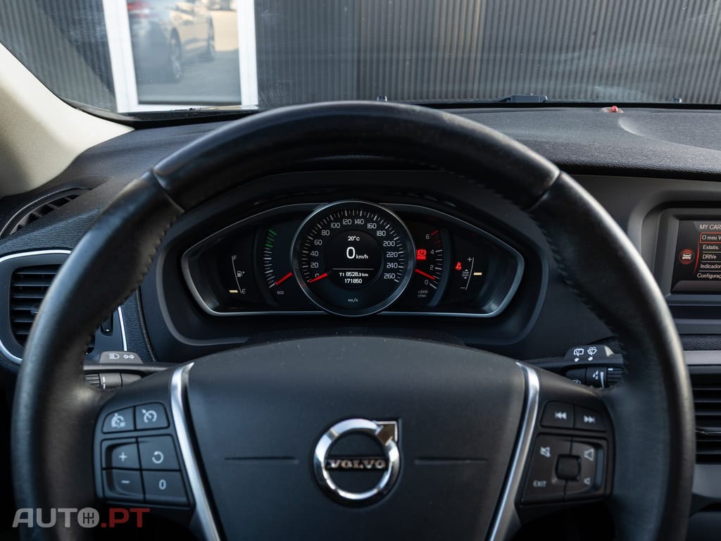 Volvo V40 2.0 D3 Momentum
