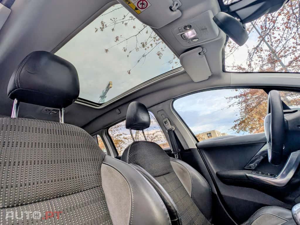 Peugeot 2008 1.6 BlueHDi Crossway