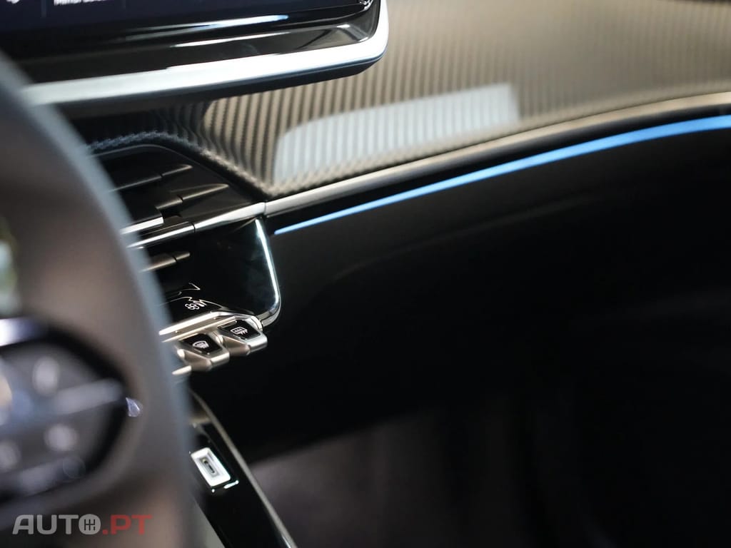 Peugeot E-2008 54 kWh GT