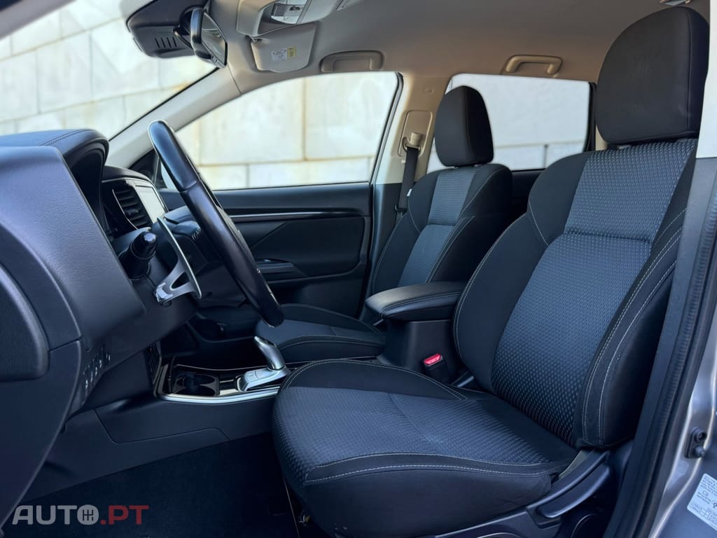 Mitsubishi Outlander PHEV intense