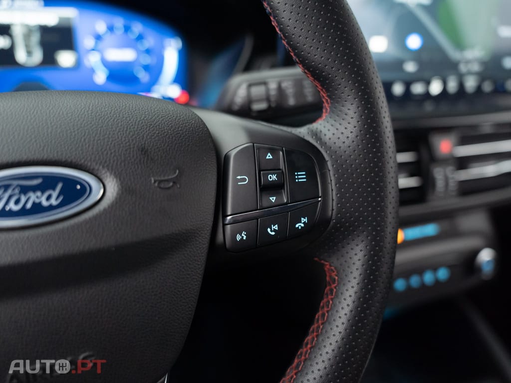 Ford Focus 1.0 EcoBoost MHEV ST-Line X