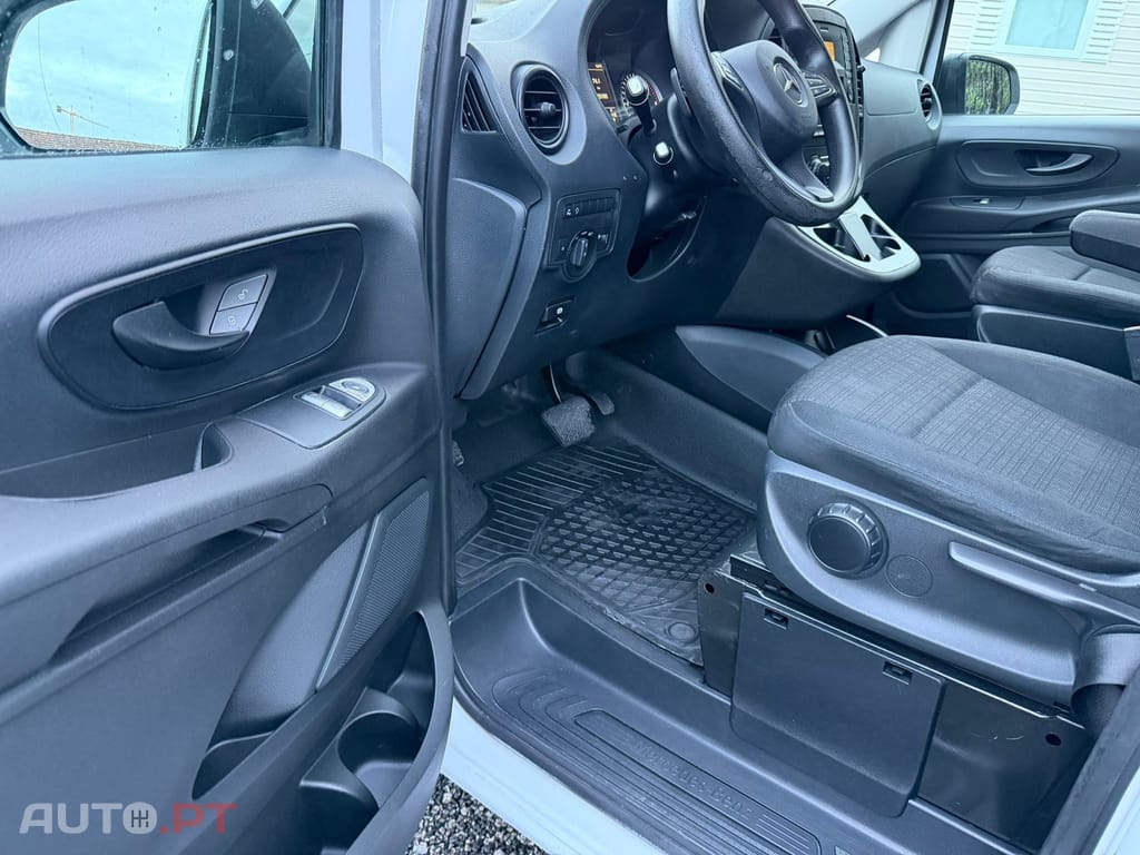 Mercedes-Benz Vito CDI PRO 8 LUGARES