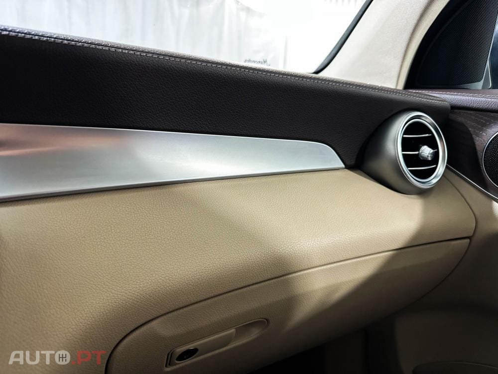 Mercedes-Benz GLC 300 de 4Matic 9G-TRONIC AMG Line