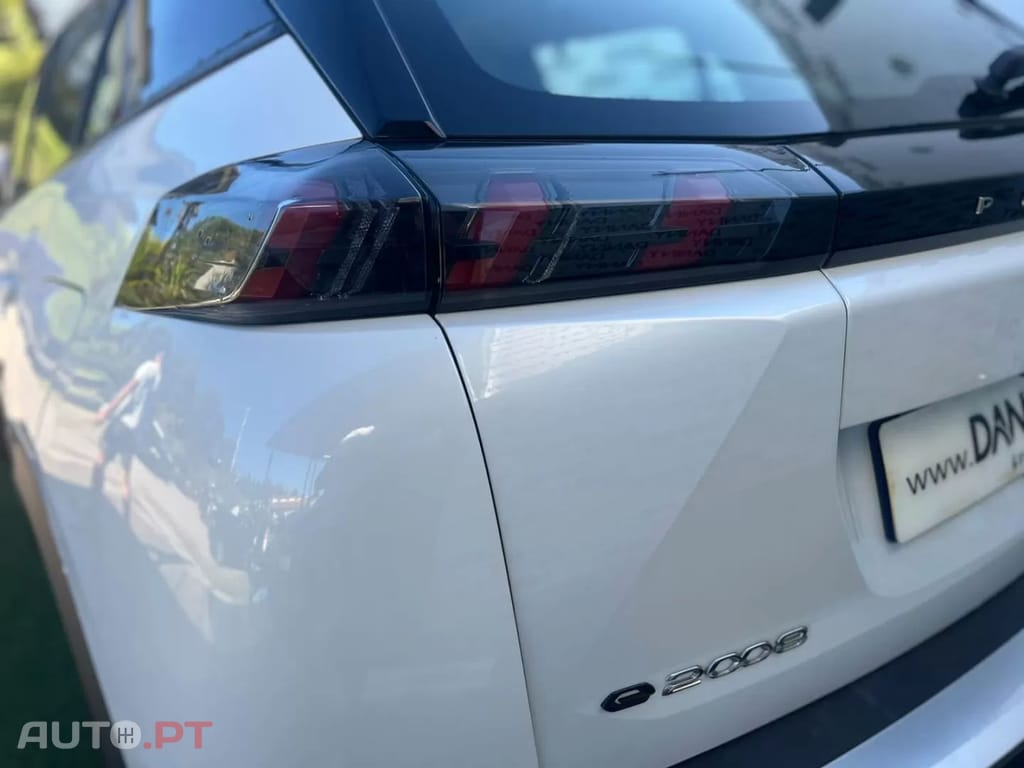 Peugeot E-2008 50 kWh Allure