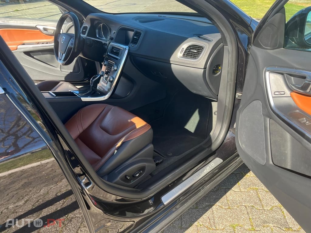 Volvo V60 D6 Twin Engine Geartronic RDesign
