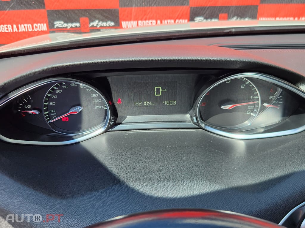 Peugeot 308 1.6 BlueHDi Style J17