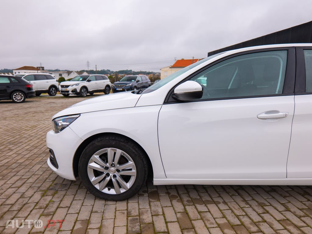 Peugeot 308 1.5 BlueHDi Business Line