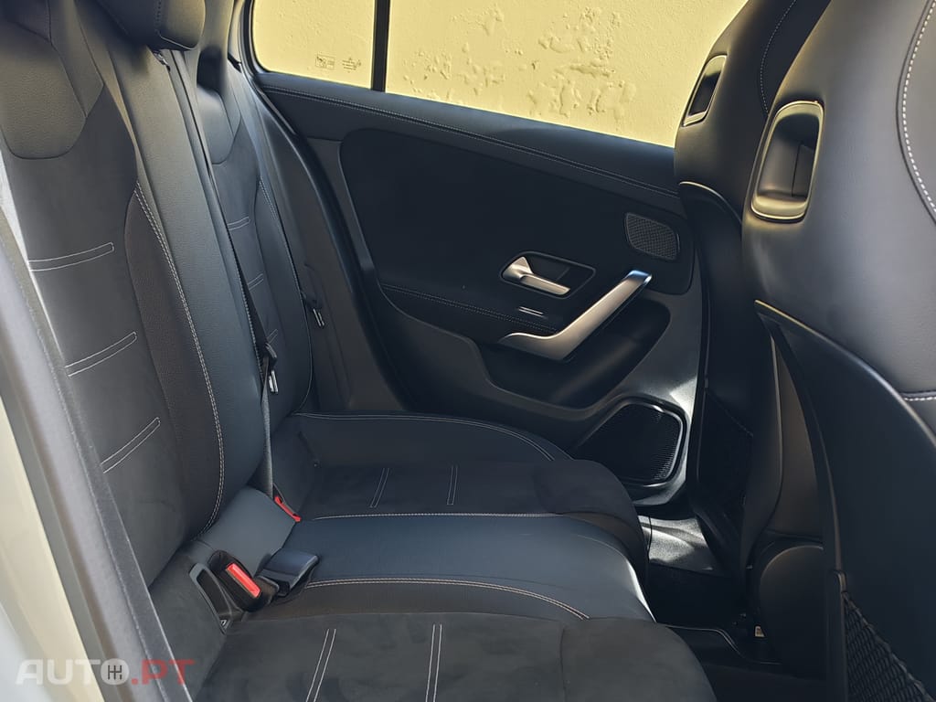 Mercedes-Benz 250 A250 e AMG LINE híbrido plug in 218 cv