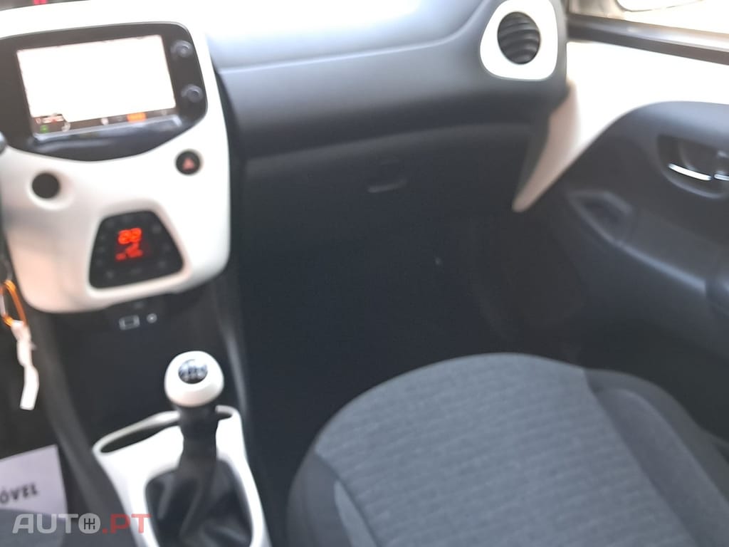 Citroen C1 1.2 VTi Shine