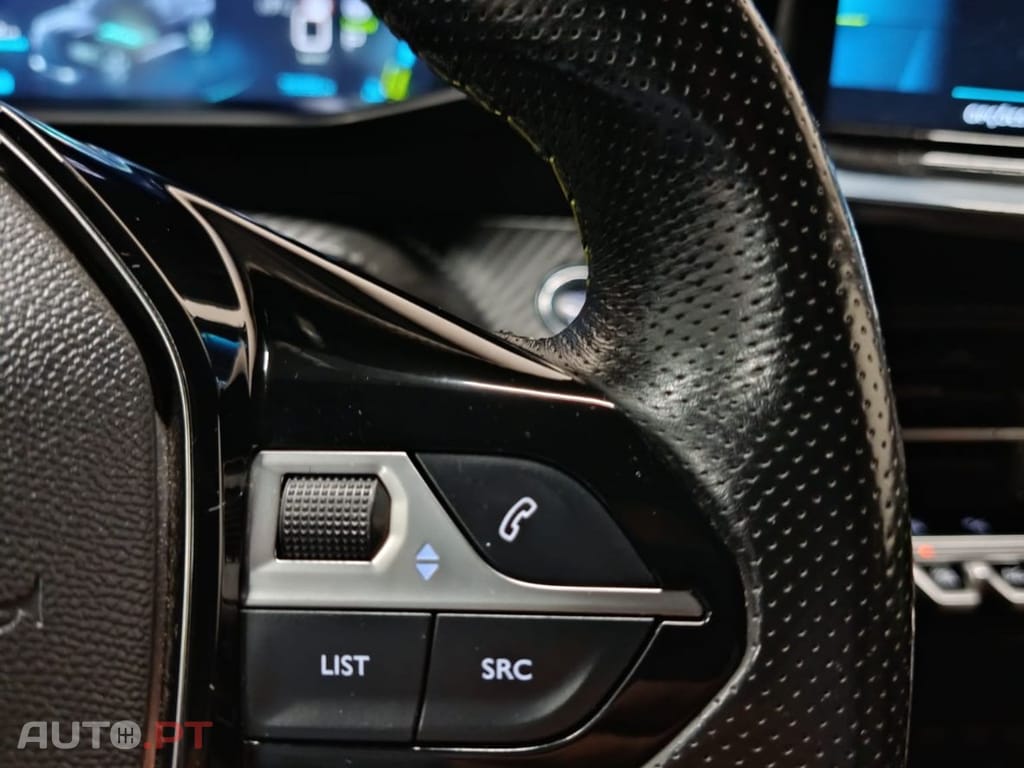 Peugeot e-2008 GT PACK — fotografia 22