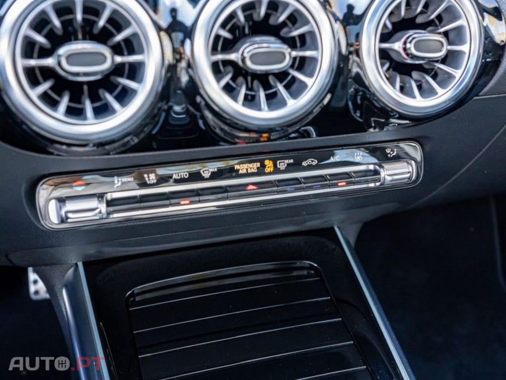 Mercedes-Benz EQA 350 4M AMG-Sport I.V.A DEDUTIVEL 