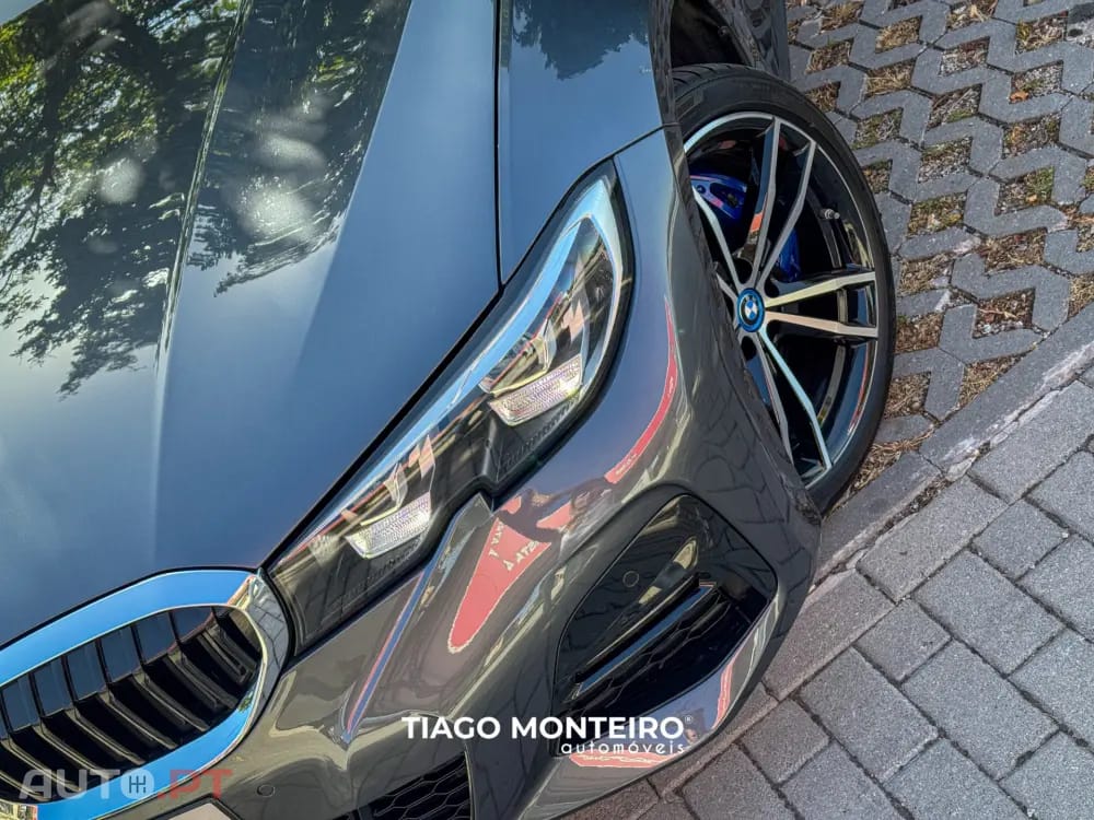 BMW 330 e Pack Desportivo M Auto