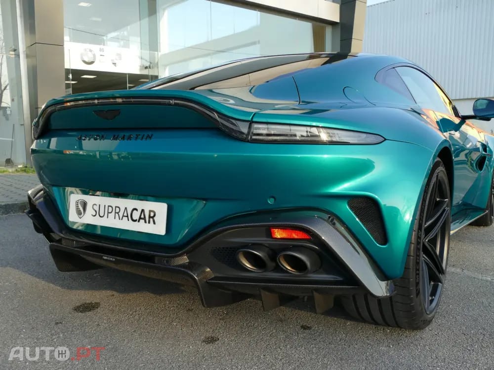 Aston Martin Vantage Coupé V8